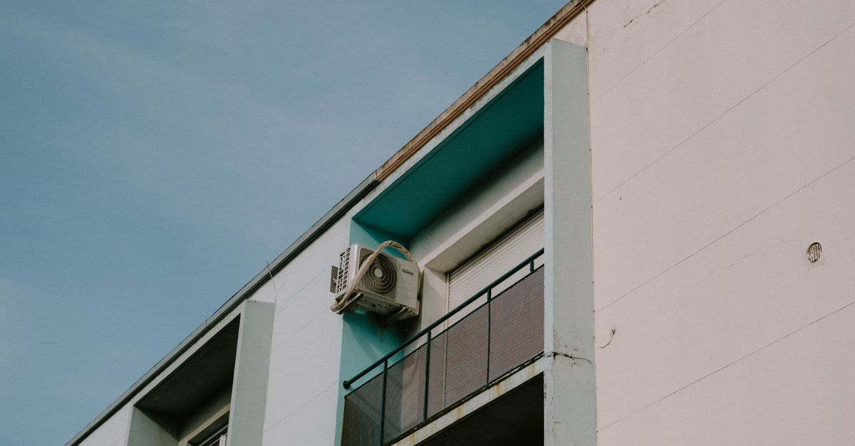 Understanding the Benefits of Multi-Split Systems vs. Ducted Systems